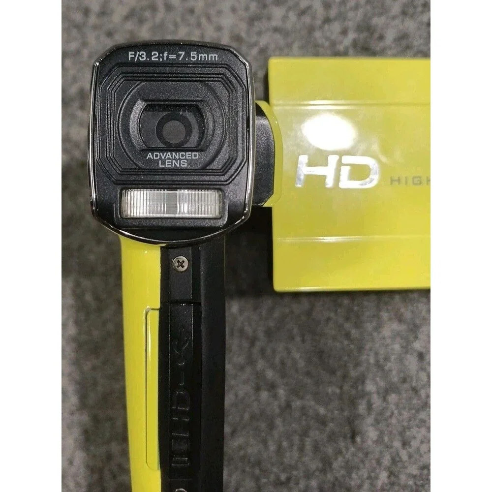 Bell And Howell Wv 10 Hd Waterproof HD Wide Screen Digital Camera IOM Pixels CCD